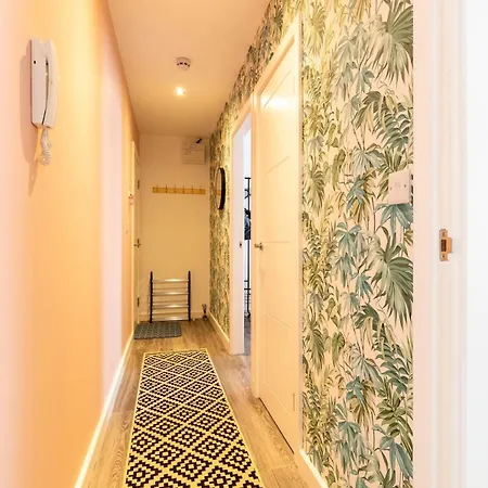Stylish 1 Bed - Town Centre, 4 Apartment *