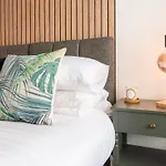 아파트 Stylish 1 Bed - Town Centre, 4 해러게이트
