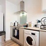 아파트 Stylish 1 Bed - Town Centre, 4 *