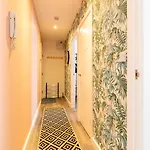 Stylish 1 Bed - Town Centre, 4 아파트 *