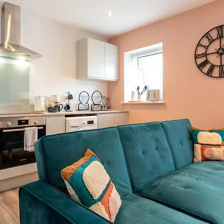 아파트 Stylish 1 Bed - Town Centre, 4 *